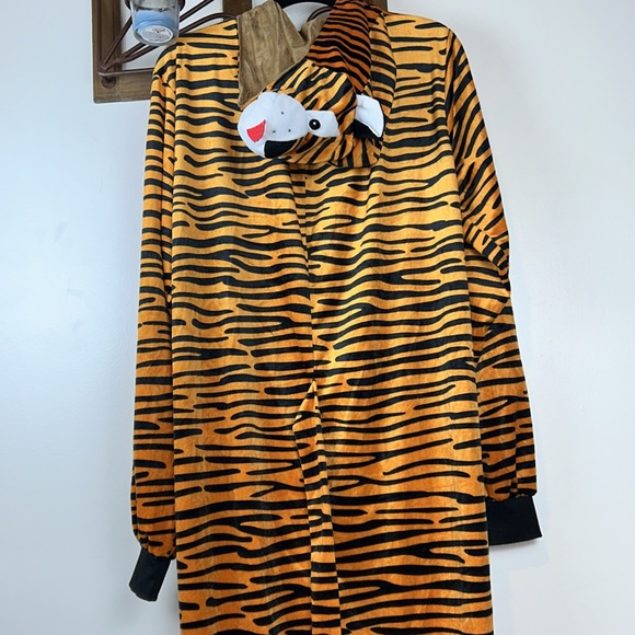 Tiger Halloween costume L/XL - Picture 7 of 16